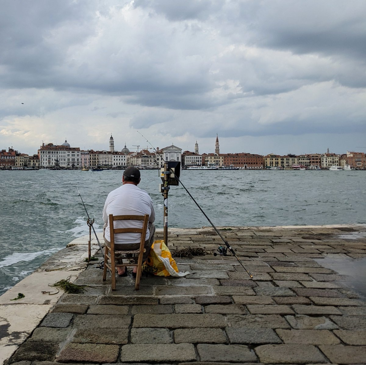 Paziente attesa #venezia #venice #veneziagram #veneziaunica #igersvenezia #veneziadavivere #travelphotography #venise #picoftheday #architecture