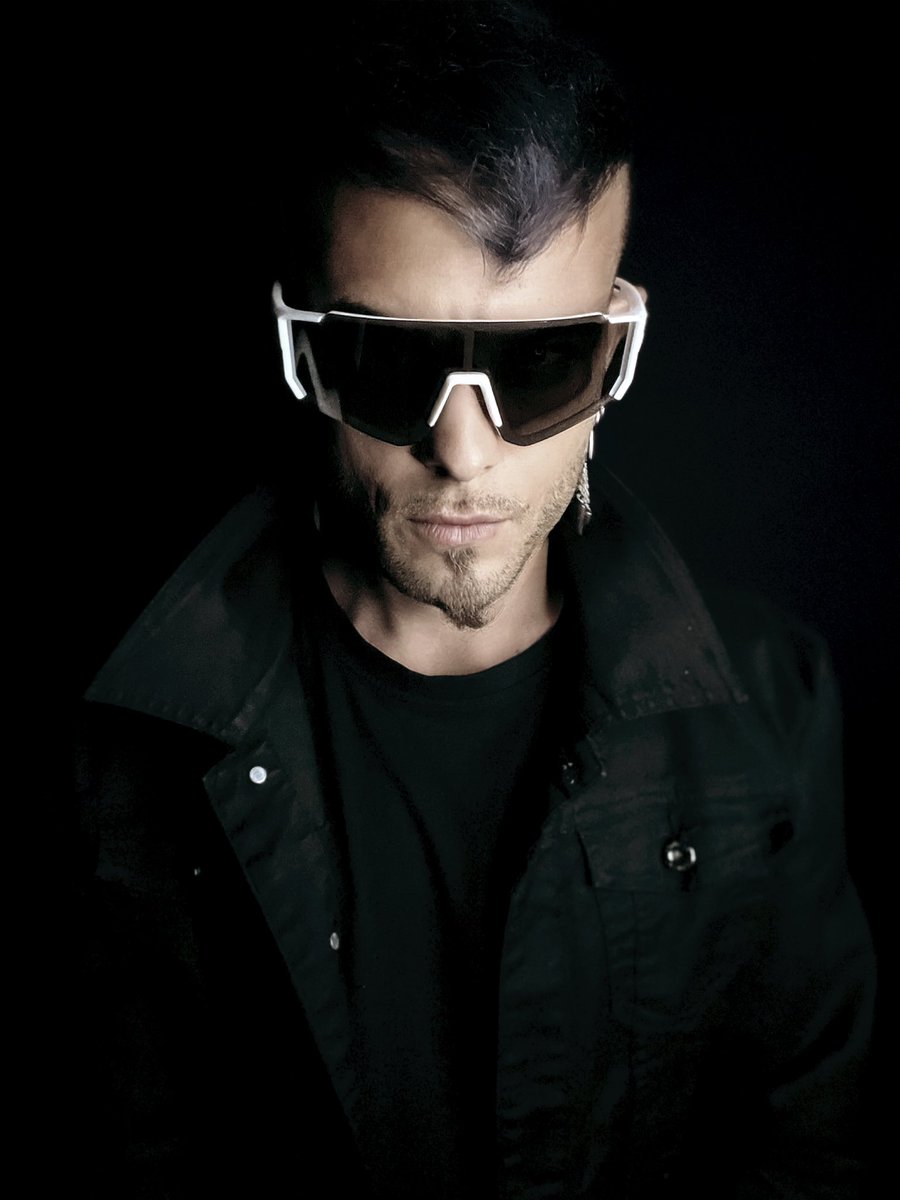 Jasonixximo's tweet photo. • In a reflection that resembles yourself • 
#lovejà 🖤 https://t.co/kSEJRkOmpN