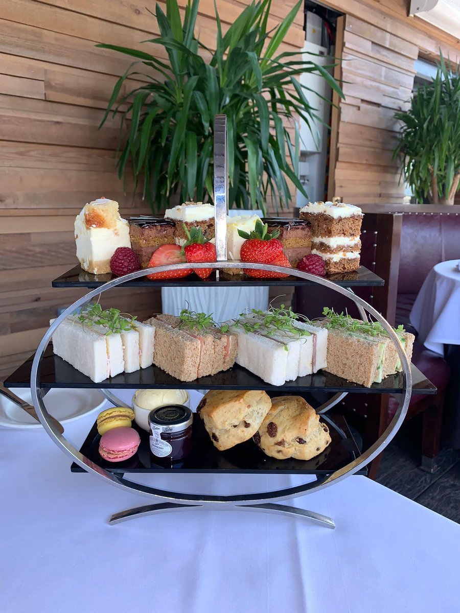 LIMITED OFFER: Enjoy a complimentary glass of prosecco with every traditional afternoon tea booked throughout May at Steakhouse Bristol ! 🥂🍓 Pre-bookings are essential. Reserve your table today and create cherished memories at Cadbury House: buff.ly/3CeOhDH