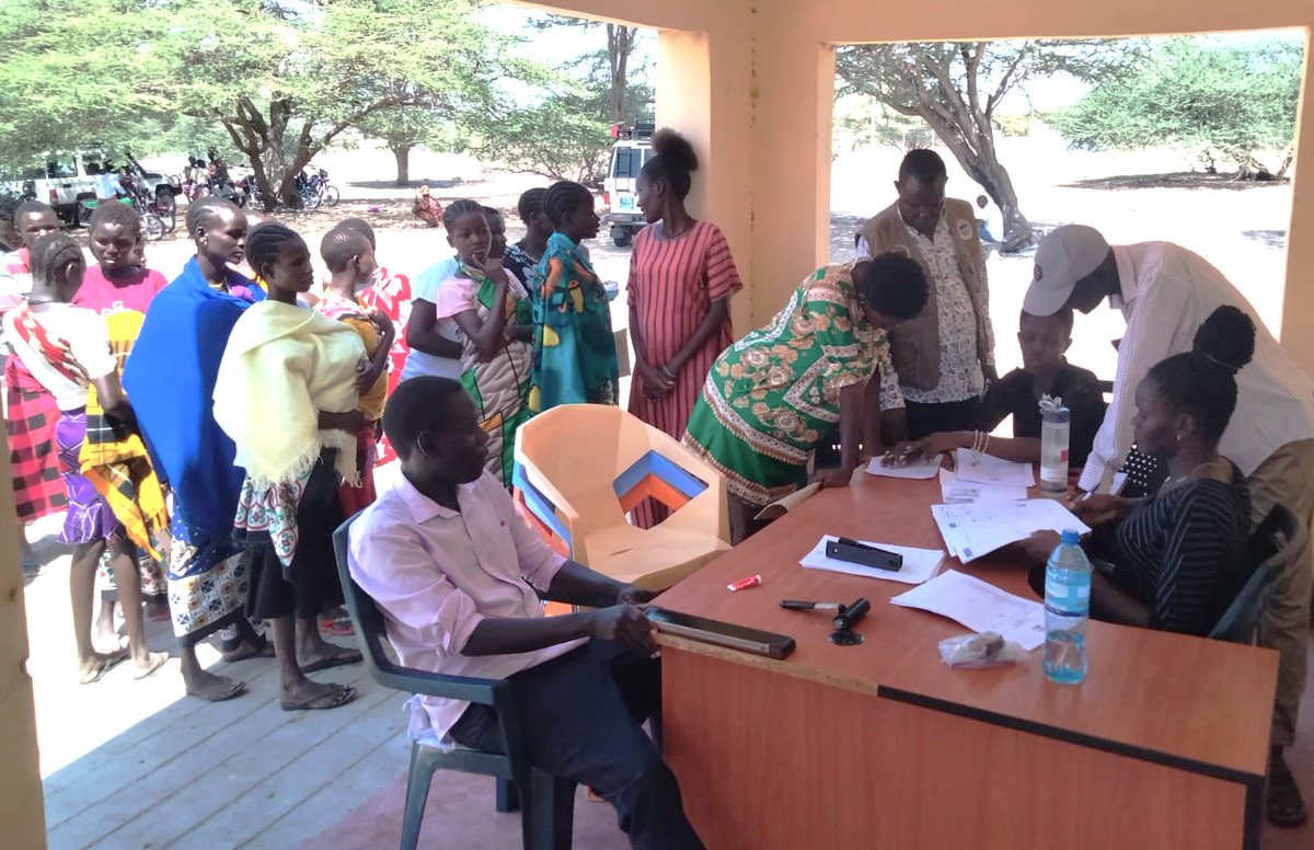 NDMA_Kenya's tweet photo. Citizens in Turkana Central Sub-county turned up to register for Identity Cards during a targeted exercise in the county. @NDMA_Kenya &amp; National Registration Bureau @NRBKitambulisho have partnered to fast-track ID issuance to enable cash transfer beneficiaries to access stipends. https://t.co/nNENImVkOS