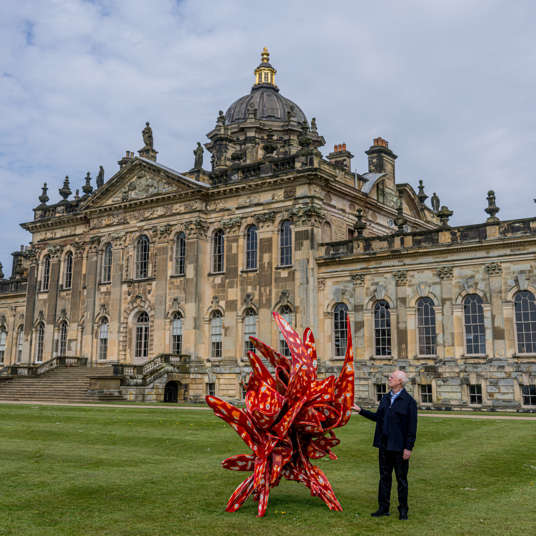 We were delighted to welcome Tony Cragg to Castle Howard earlier this month, to open our landmark contemporary exhibition of his works in our House and Gardens. Tony Cragg at Castle Howard 3 May – 22 September Supported by @ThaddaeusRopac