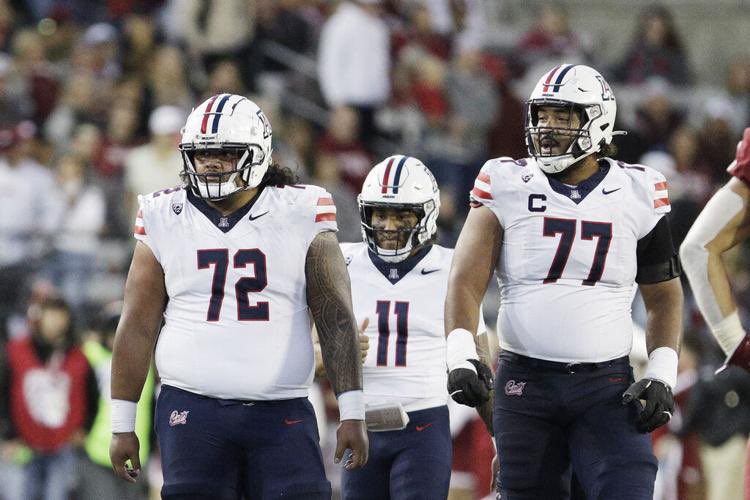 #AGTG I’m blessed to receive an offer from the University of Arizona! After talking with @CoachOglesby ! All glory to the man above! @RecruitTrinity @Molitoni4 @jakelangi