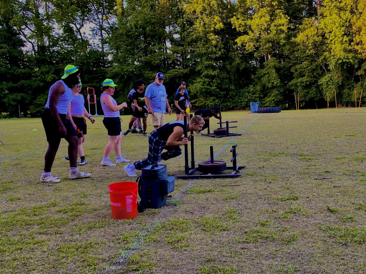 Yesterday we capped off Spring Football with some “Wednesday Night Under the Lights”
The players had a wonderful time competing all spring and it was great to celebrate that and catapult us into the summer!
Go Pam Pack!
