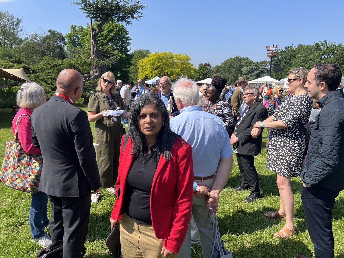 Samehahabeeb's tweet image. Wow..Great News. Now @NadaJarche is standing against @RupaHuq the MP of a Pro Genocide party. Good luck Nada. You have got the support of all communities including the Arab and Muslim community in #Ealing and #acton 

@georgegalloway @EalingFOP @_EalingNews