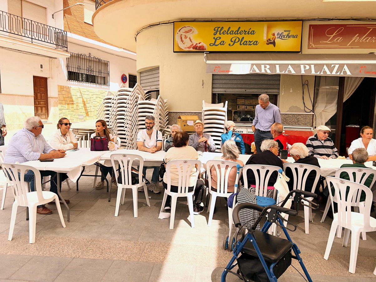 La Residencia Nra Sra de los Dolores ha presentado hoy su proyecto "Hola pueblo". Buscando la integración en sociedad de las residencias de personas mayores.
Gracias a la colaboración de <a href="/vvatrabuco/">Villanueva del Trabuco</a>  y a la Asociación Amas de Casa - Virgen del Puente, y por supuesto <a href="/CREMalaga/">Cruz Roja en Málaga</a>
