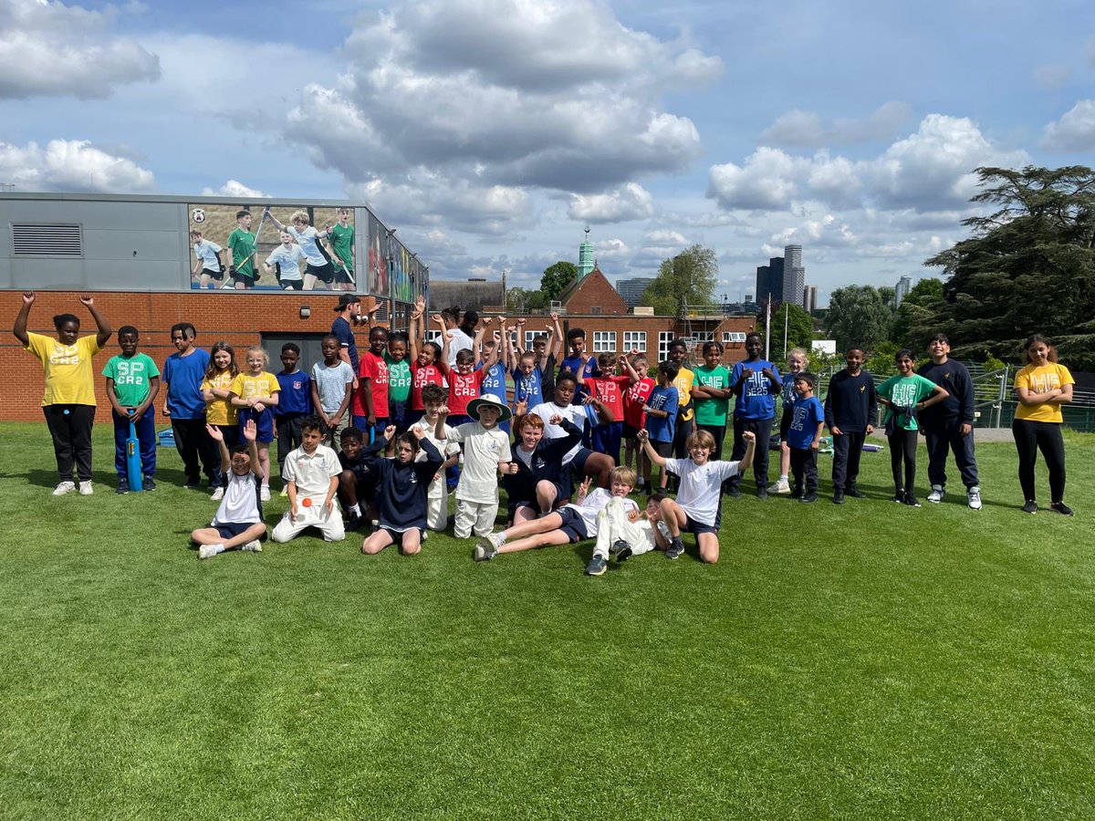 Whitgift recently collaborated with the @AceProgramme to host a Primary School #CricketFestival. The event saw @WhitgiftCricket U11 D's team up with @HeaversfarmSE25 and @SelsdonPrimary for a series of softball pairs matches. It was a fantastic event enjoyed by all involved!