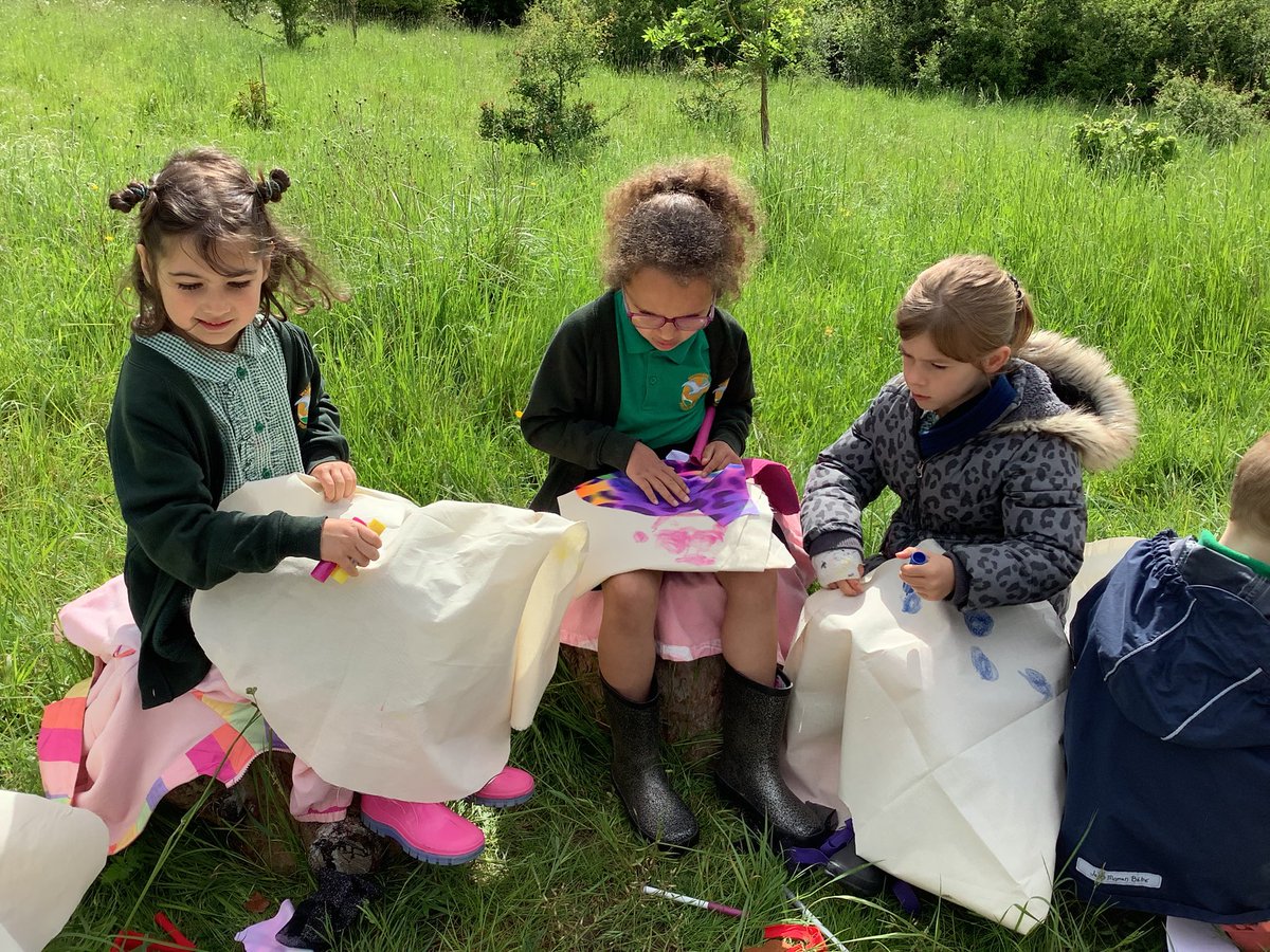 Chess_WPA's tweet photo. Another incredible creative workshop as part of the Glittering Eyes project with the Roald Dahl Museum. We had a brilliant time being imaginative and creating our Wild Things costumes 🤩🌲💚 https://t.co/0VtK2SWaAv