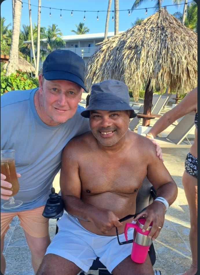 Rossco1968's tweet photo. On holiday in the Dominican Republic and met Danny Wallace, lovely man..⚽️⚽️👍👍 https://t.co/omsPep43mF