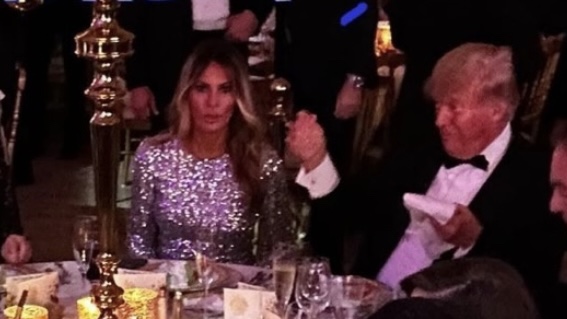 Someone posted their old picture of Melania and Trump at Mar-a-Lago