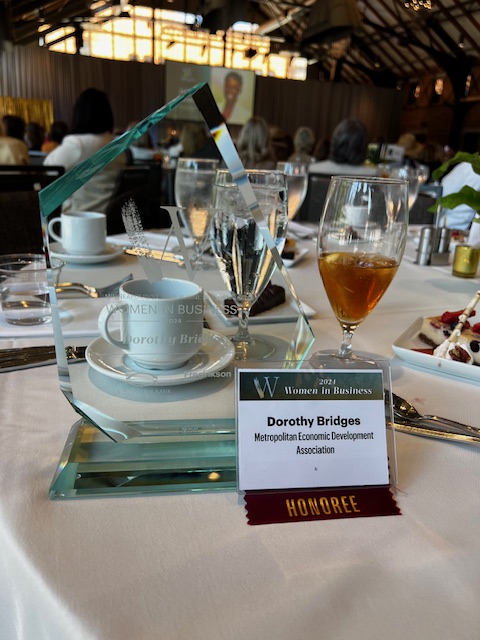 Dorothy Bridges, CEO and President of @MEDA_MN was recognized at @mspbjnews Women in Business Awards for 2024. 

Congratulations to Dorothy on this well-deserved achievement and honor!

#dreambigscalebigger #womeninbiz #bipoc #mnevent