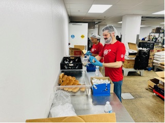 In support of the communities we serve, several of our @AAAClubAlliance associates volunteered at @FeedMoreInc today, part of the @FeedingAmerica family of food banks. FeedMore, and its 400 distribution partners, serve 34 Central Virginia cities and counties. #AAAVANews