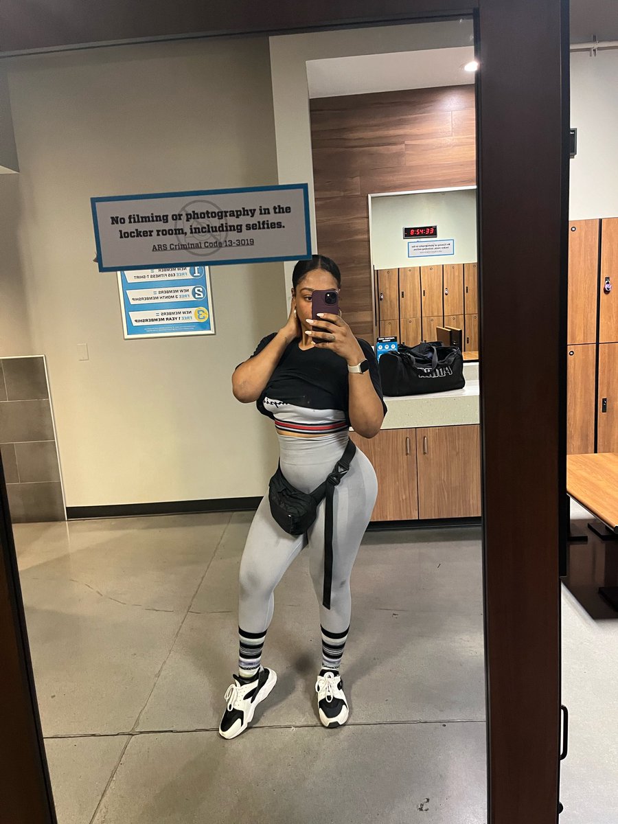 Bbfebony3's tweet photo. #girl #goddessofvictorynikke #gold #gym #gymfit #gymrat #gymgirl #Baddies #athlete #active #anime #eos #beautiful #prettygirl #follo4follo #follo4folloback #fitness #fitgirl #GymGirlChallenge #gymlife #Gymbro #journey #momlife #trainer #love https://t.co/UmhHuIB7ID