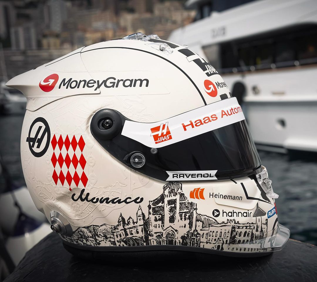📸 Le casque spécial de Nico Hulkenberg pour le Grand Prix de Monaco ! 🇩🇪 Alors, ça valide ? 🤔 (📱 Insta' : @HulkHulkenberg) #F1 #MonacoGP 🇲🇨