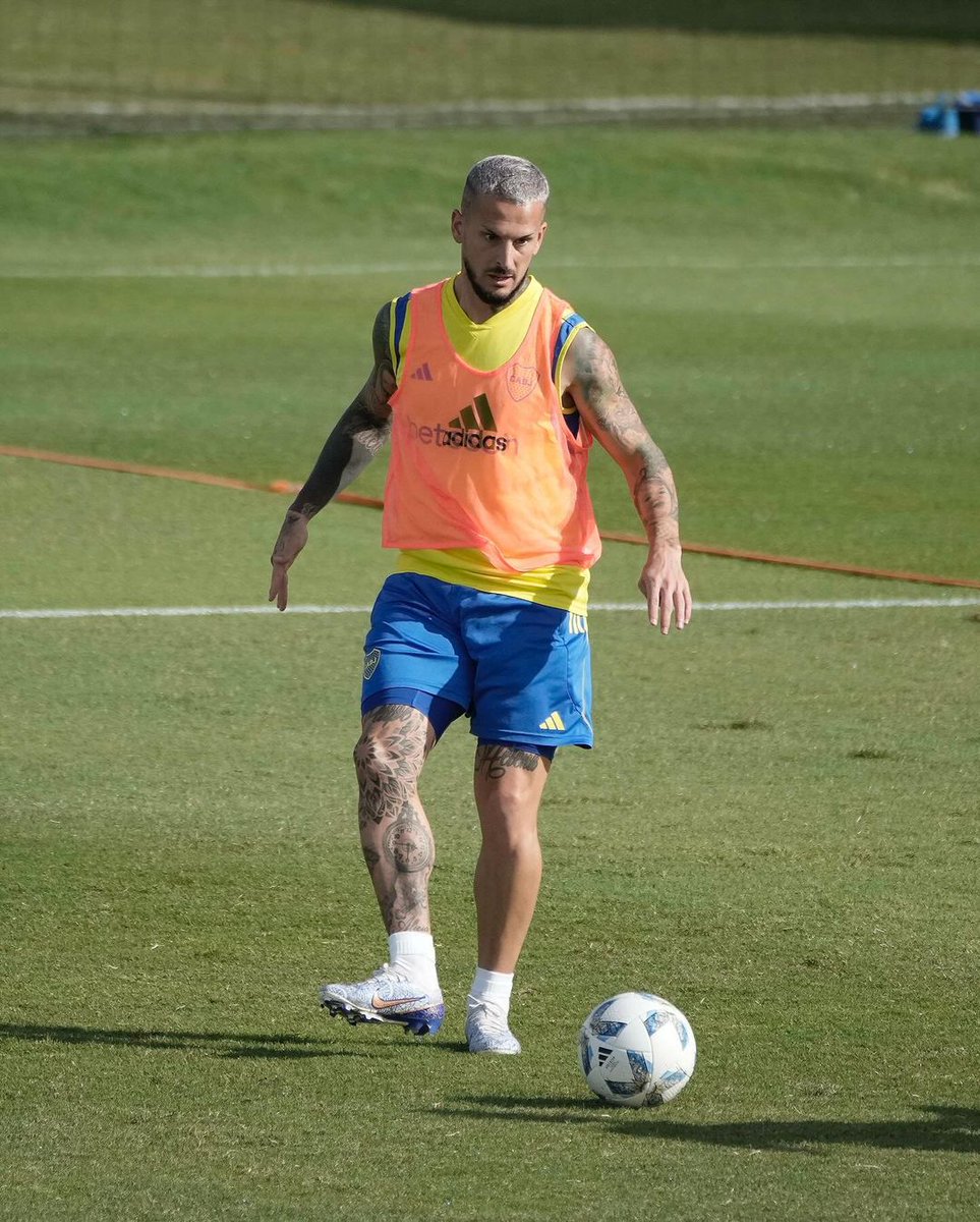 Volvieron a hablar: Martínez y Benedetto tuvieron una reunión Benedetto entrena, pero no juega.