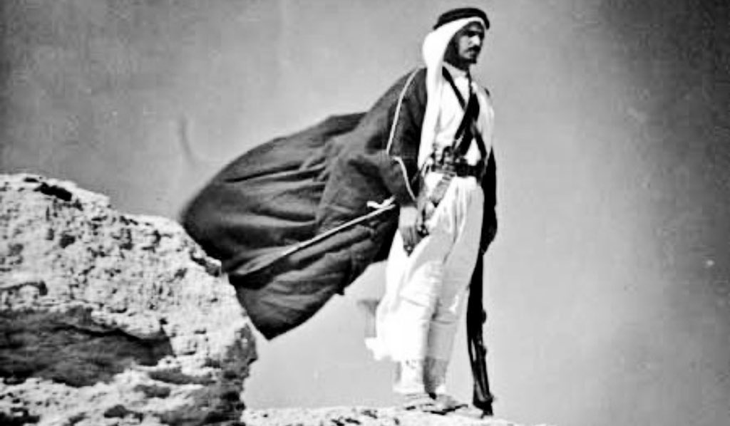 Qhta10ni's tweet photo. من لا تقوده فعوله للمكان الرفيع
 لو يرفعونه هل الامّداح ما يرتفع https://t.co/d9nYvlGOFF