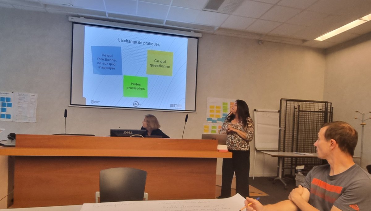 CecileCpc's tweet photo. J1  : Formation @educIFE Journée très riche. Merci à toute l'équipe  #Laurent  de nous avoir intégrées à ce travail , et développement professionnel #Agnès #Laurie https://t.co/EAsp9FfmYL