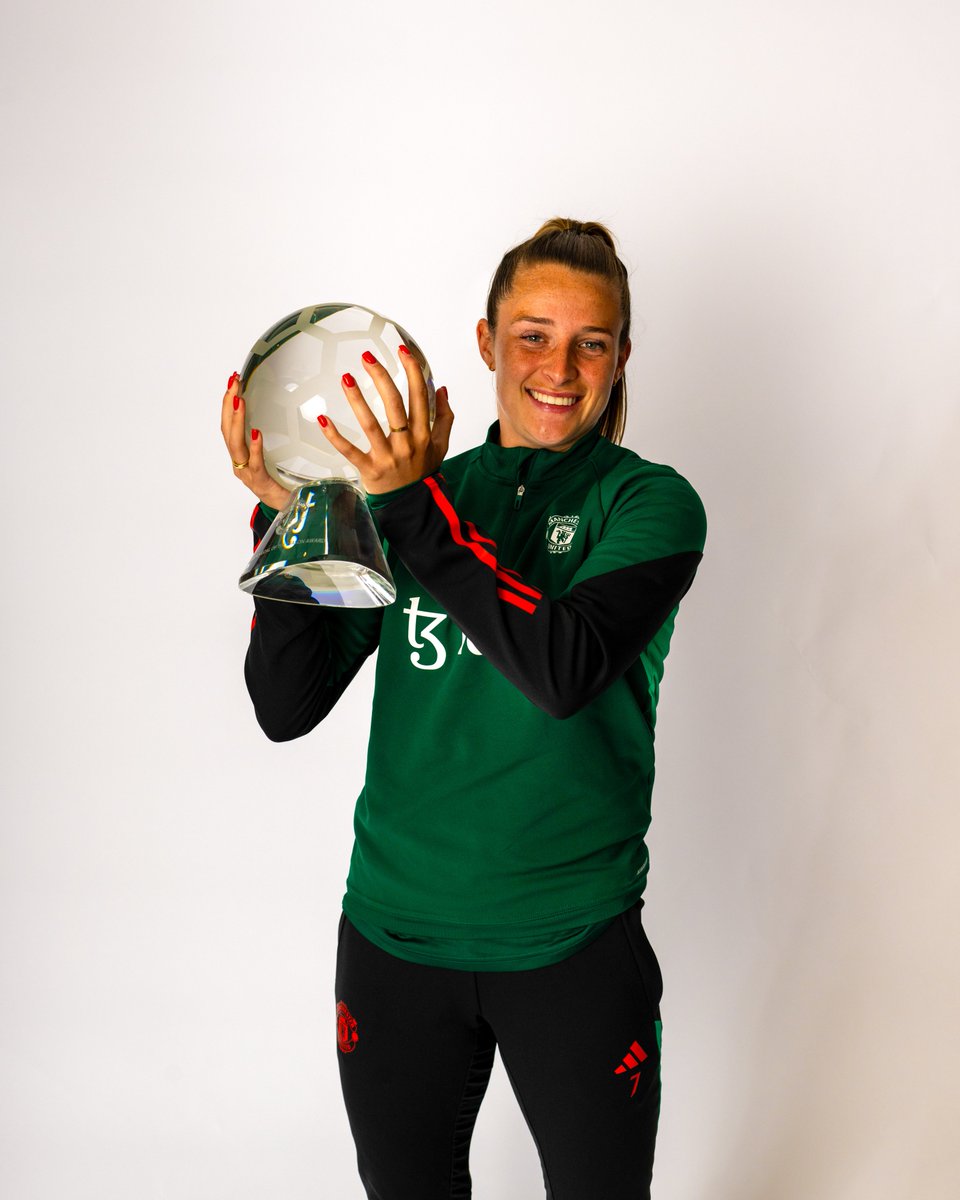 Player of the Year ✔️ Goal of the Season ✔️ Big up, @EllaToone99 👏❤️ #MUWomen