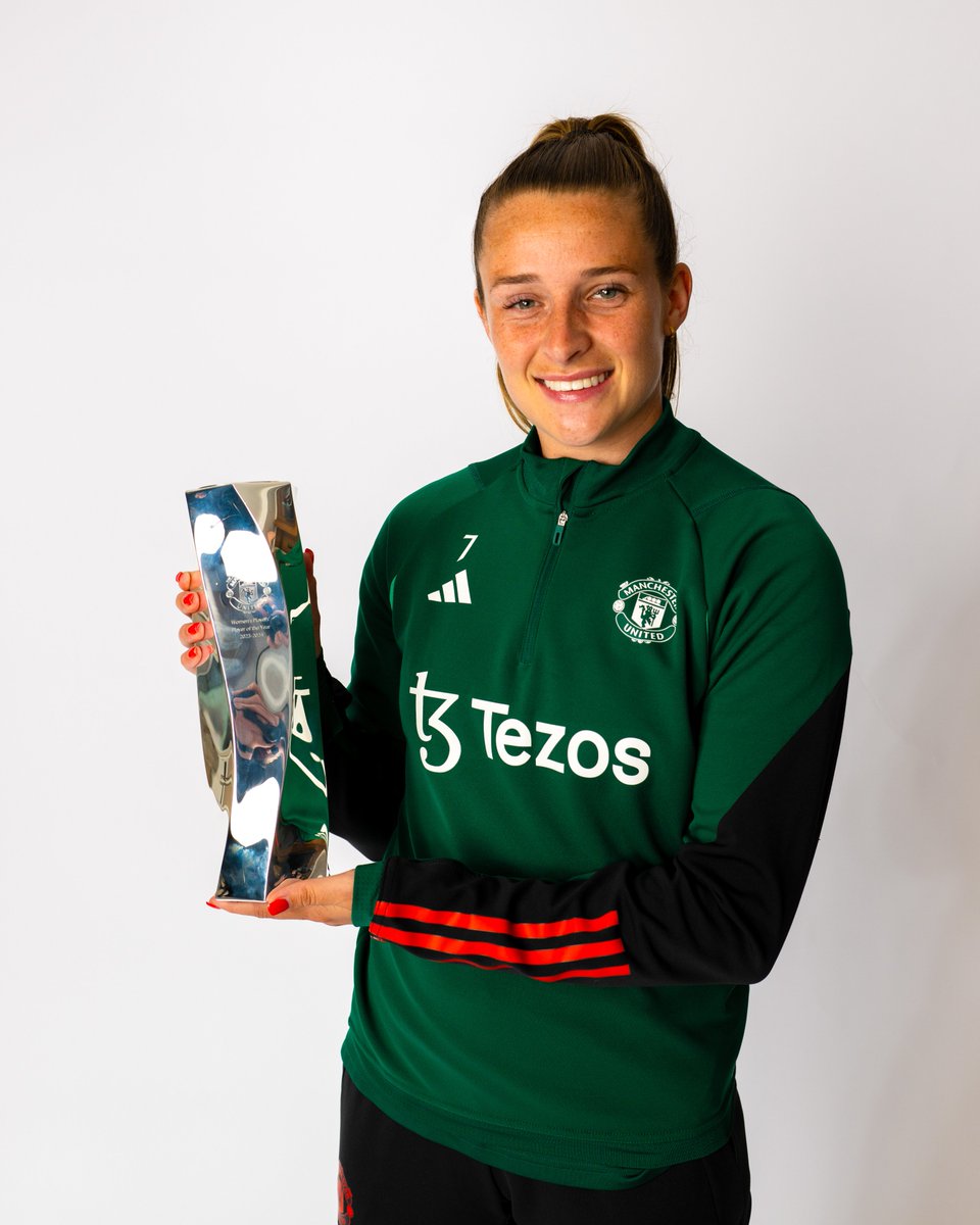 ManUtdWomen's tweet photo. Player of the Year ✔️
Goal of the Season ✔️

Big up, @EllaToone99 👏❤️

#MUWomen https://t.co/DITsXnTN4x