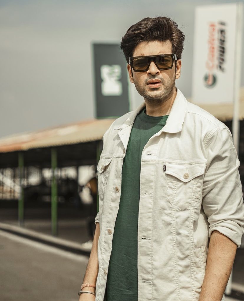 ALionsVirgin's tweet photo. Scoobieeeeee 😘🦁❤️♾️ Tu taiyar hokar aaye aur mere muh mein pani na aaye… it ain’t gonna happen! I’m literally drooling 🤤
You’re the most appealing sight I’ve ever laid eyes on, @kkundrra Absolutely scrumptious hehe 💯😋
Muaaahhh 💋
#KaranKundrra #ManliestMan https://t.co/eXBU0MTpmS