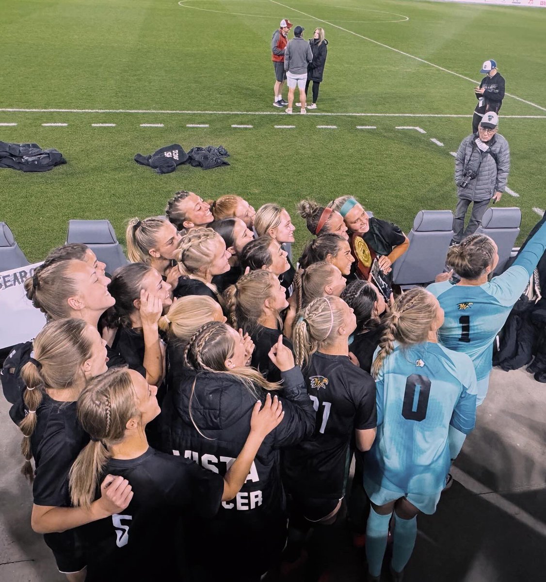 LilyBoydstun4's tweet photo. STATE CHAMPS!!! #thisisvista βπΌππ¦
π₯³ https://t.co/E96LWztkvN