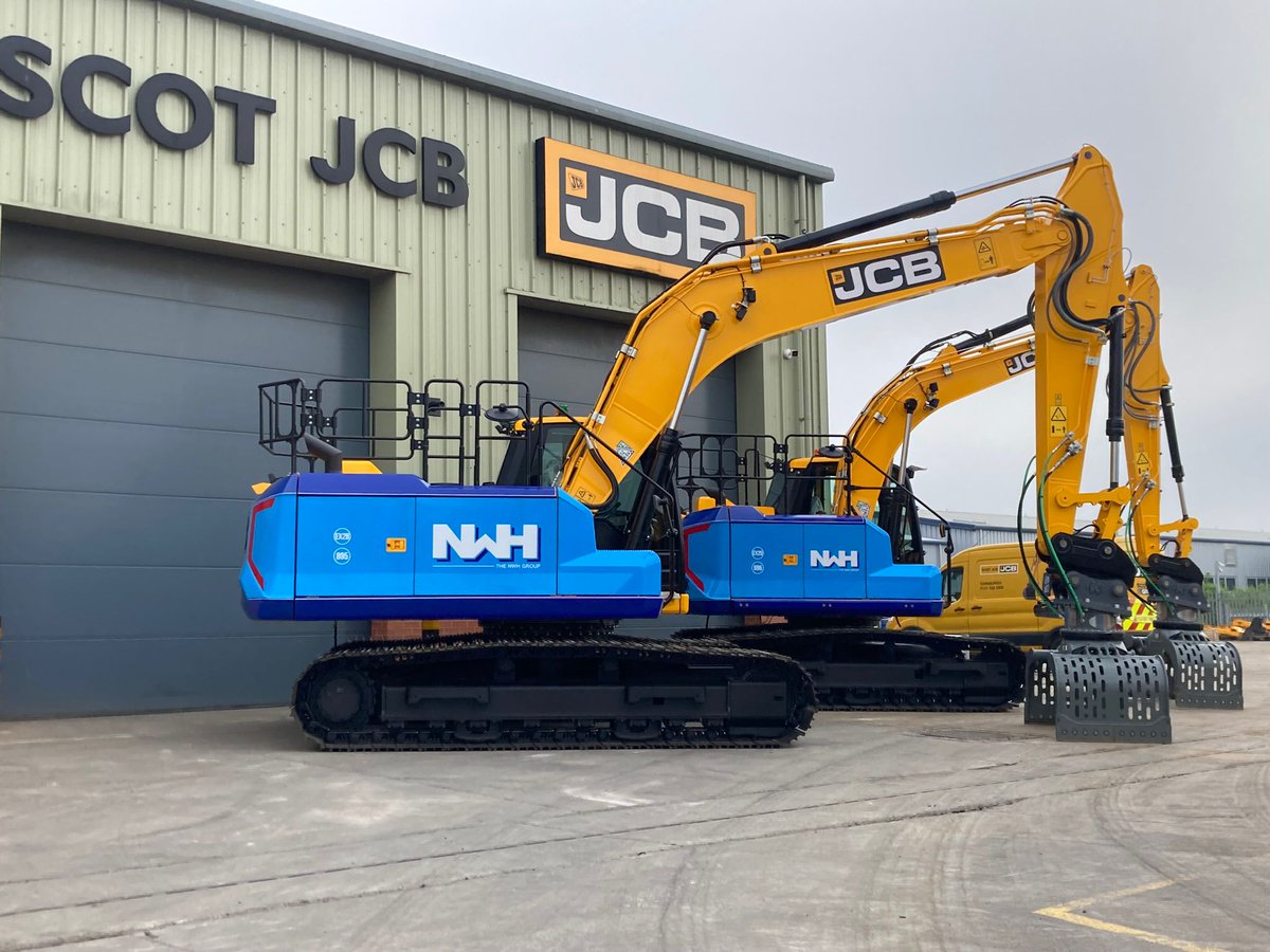 ScotJCB's tweet photo. What a pair!😍  A JCB 150XHD &amp; JCB 220X patiently waiting to go to their new home at The NWH Group.

Thank you for your business!💛

📸 Scott Logan, Edinburgh Depot

#jcb #construction #materialhandling #excavator #digger #heavymachinary https://t.co/SsP5PfoDku