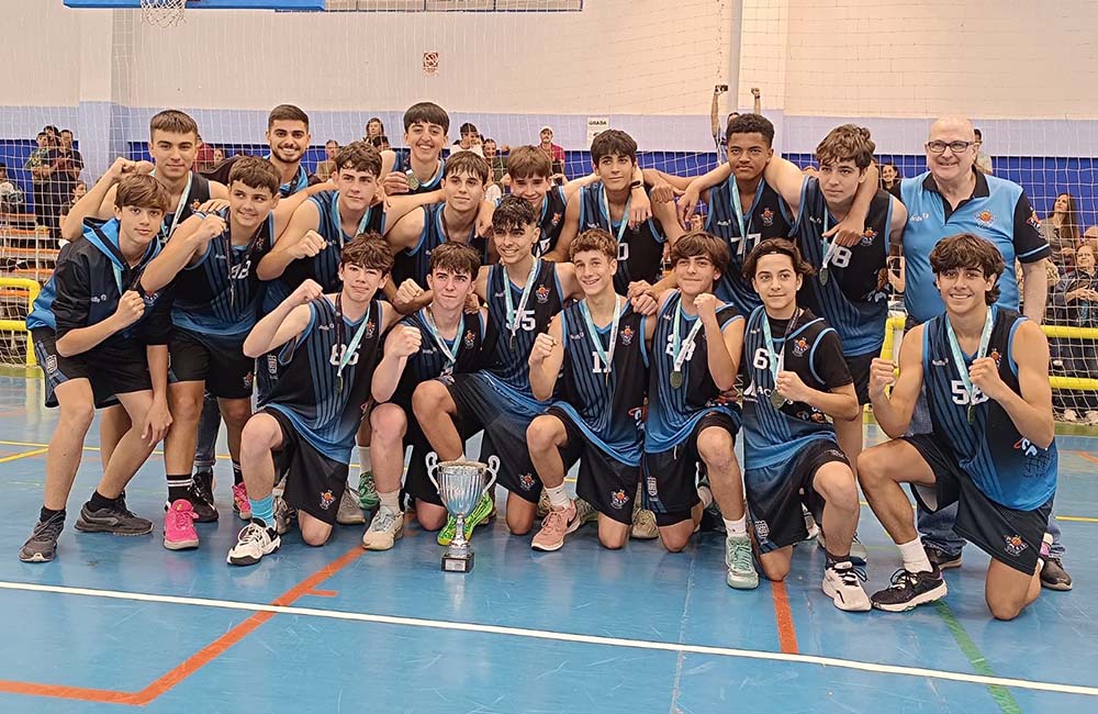 Gaby Cumbreras (@gabycumbreras) on Twitter photo El cadete B del <a href="/CBCIMBIS/">CB CIMBIS</a> conquista el Campeonato Provincial tras doblegar al <a href="/UBJerez/">𝗨𝗕𝗝𝗘𝗥𝗘𝗭</a> blanco en semifinales (74-56) y al <a href="/CB_PuertoReal/">CBPuertoReal</a> en la final (43-52) y tras una gran remontada.
En deportedelaisla.com
deportedelaisla.com/2024-05-23/bal… El cadete B del <a href="/CBCIMBIS/">CB CIMBIS</a> conquista el Campeonato Provincial tras doblegar al <a href="/UBJerez/">𝗨𝗕𝗝𝗘𝗥𝗘𝗭</a> blanco en semifinales (74-56) y al <a href="/CB_PuertoReal/">CBPuertoReal</a> en la final (43-52) y tras una gran remontada.
En deportedelaisla.com
deportedelaisla.com/2024-05-23/bal…