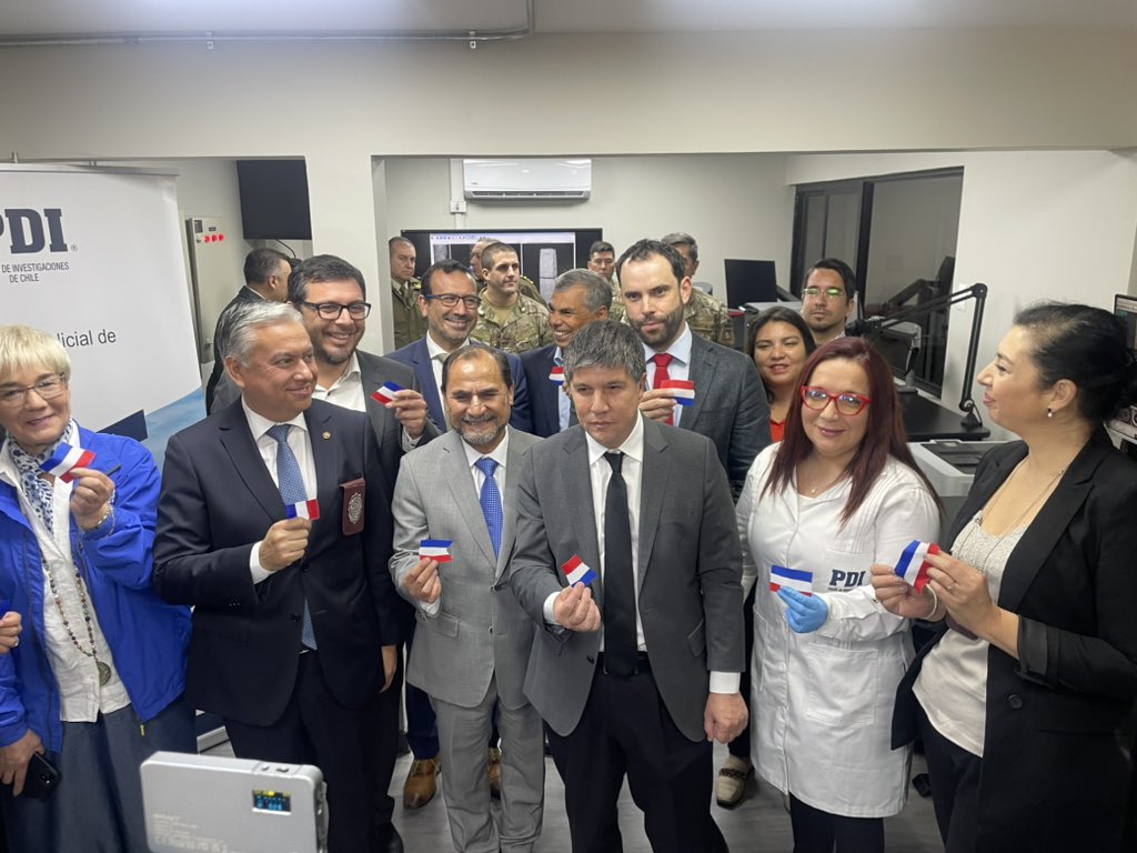 FiscaliaIRegion's tweet photo. Fiscal regional (s) de Tarapacá Hardy Torres participó en la inauguración del nuevo sistema IBIS de Identificación Balística en el Laboratorio de Criminalística de la @PDI_Tarapaca.  Instancia encabezada por el Subsecretario @DrManuelMonsalv en Iquique. @SubseInterior https://t.co/c5mF0yzLDk