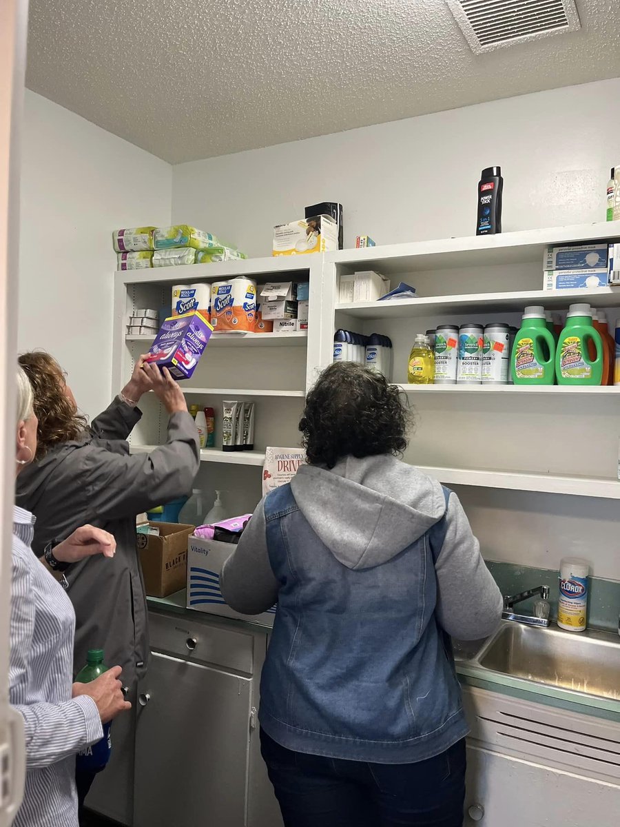 ALPowerFdn's tweet image. This team of volunteers was in full force, executing a successful hygiene drive that helped stock the shelves at C.H.O.I.C.E. 🧼 🙌 Access to basic necessities can make a world of difference for those in need. 

#APSO #PowerofGood #ConnectingWithCommunity