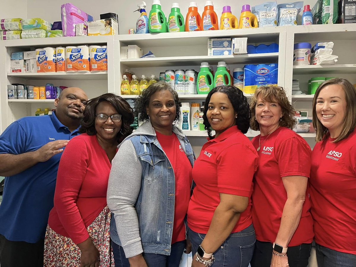ALPowerFdn's tweet image. This team of volunteers was in full force, executing a successful hygiene drive that helped stock the shelves at C.H.O.I.C.E. 🧼 🙌 Access to basic necessities can make a world of difference for those in need. 

#APSO #PowerofGood #ConnectingWithCommunity