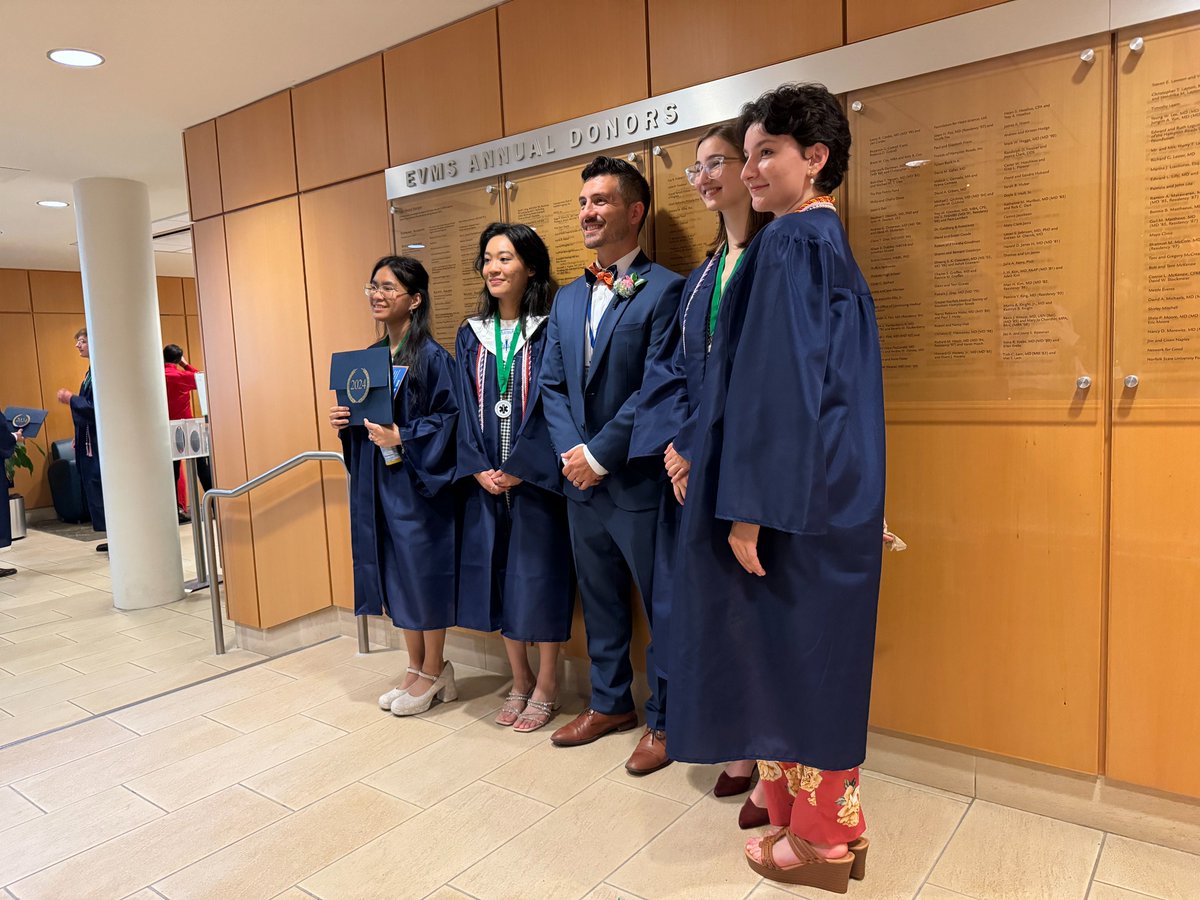 NPSchools_VA's tweet image. Congratulations to Maury High School&apos;s Medical &amp;amp; Health Specialties Program C/O 2024! 🎓 Your hard work &amp;amp; dedication have paid off, &amp;amp; we are so #NPSProud. Here&apos;s to a future full of healing, innovation, &amp;amp; making the world a healthier place.

Go forth &amp;amp; shine, graduates!🎉🌟
#MHSP