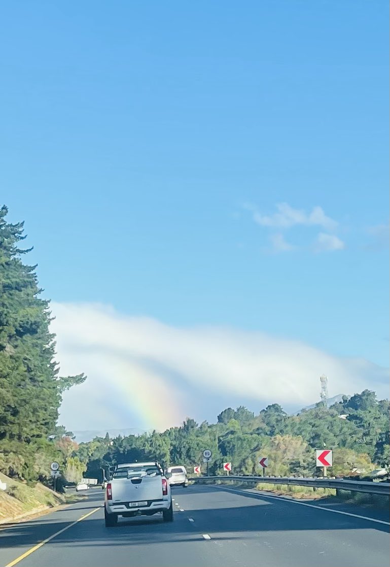 “Rainbows serve as a sign of hope, new beginnings, and transformation.” Perhaps a message after today’s #SAWineSummit… #BlendandBond @SA_wine #StrongerTogether #supportSAwine🇿🇦🍷