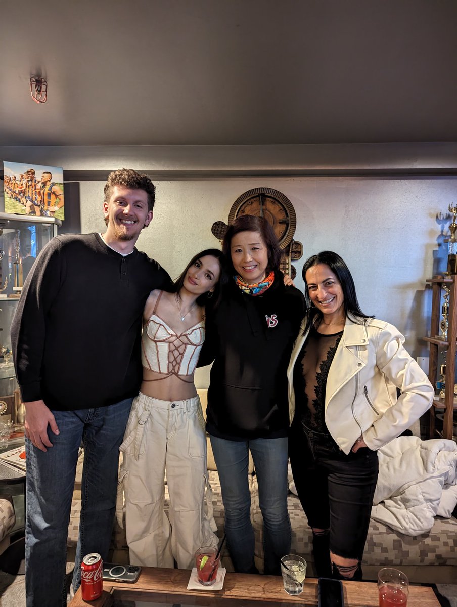 evacoon's tweet image. I didn't know I was swimming with the sharks (fun and legendary ones) when I met several - 1 #Survivor46 at Jess's watch party! 😂 Thank you all for the very entertaining season.  Congrats to @kenziepetty__  for the win.  I hope time heals all wounds. ♥️🫶💖
#survivor