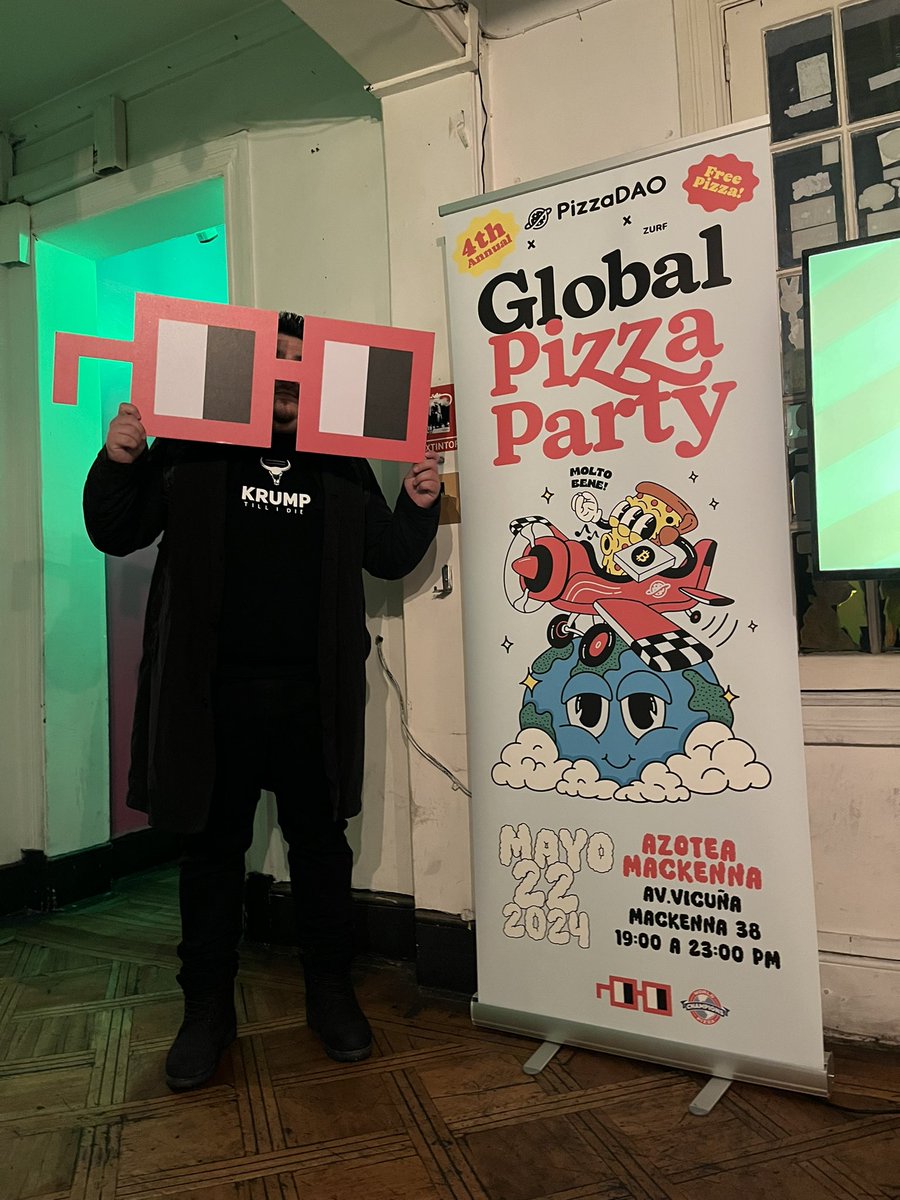 Yesterday was the Global Pizza Party 🍕💯! Amazing event organized by <a href="/MetaCorral/">MetaCorral</a> <a href="/Pizza_DAO/">PizzaDAO 🍕🏴‍☠️</a> @ZurfSocial <a href="/NounsDAOAmigos/">Nouns Amigos</a> !! 

It was a good time to connect with the community ! I will share a recap soon 💯

Thank you for the chance to talk about <a href="/artformance/">Artformance</a> project 💯🙏🏻