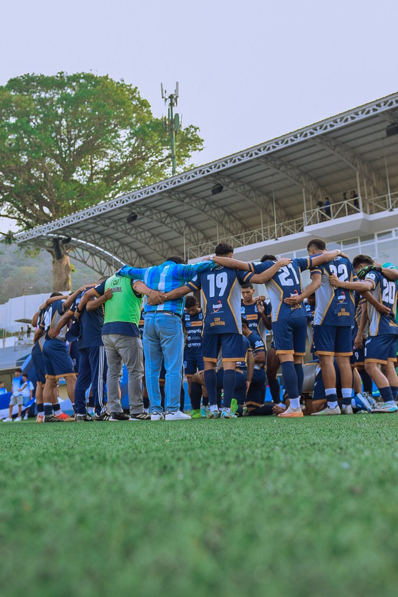 🌟 ¡HOY ES EL DÍA! 🌟

𝗦𝗮𝗻 𝗦𝗮𝗹𝘃𝗮𝗱𝗼𝗿 🆚 𝗦𝗮𝗻 𝗠𝗶𝗴𝘂𝗲𝗹

¡La batalla de titanes en la semifinal de la @liganacional_ !

🔥 ¡A darlo todo en el campo! 🔥