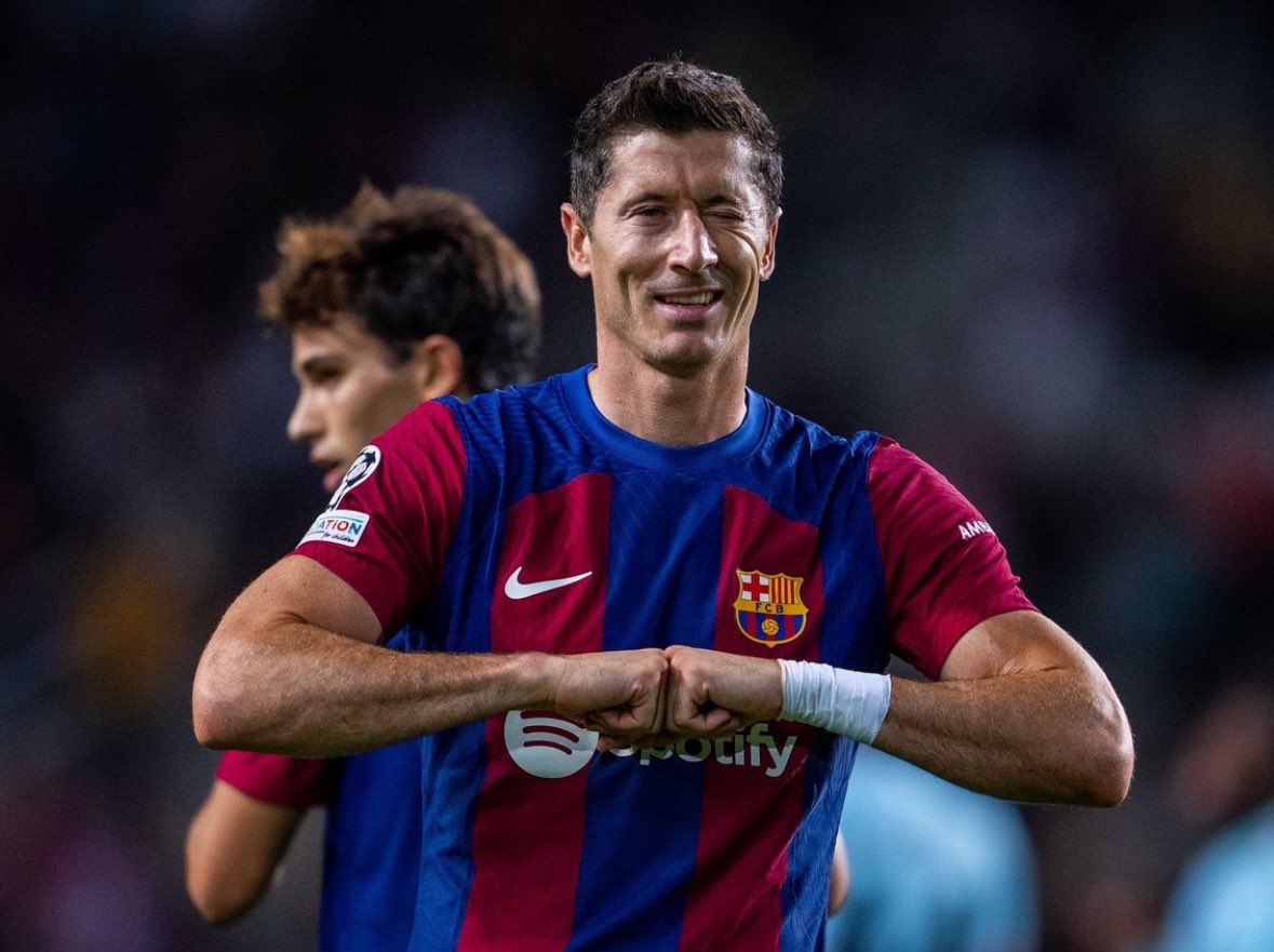 👀Lewandowski no se mueve del FC Barcelona.

👉El goleador polaco augura una clara mejoría el próximo curso.

#FCBarcelona 

ℹ️ <a href="/sport/">Diario SPORT</a>