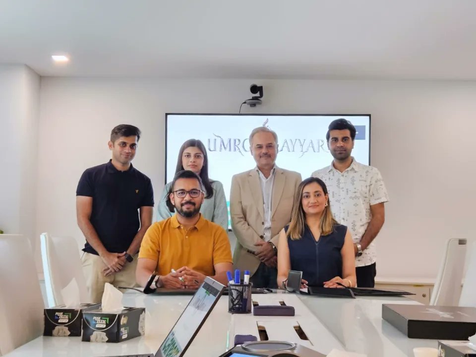 The UmroAyyar (@theumroayyar) on Twitter photo Moments from the signing ceremony with <a href="/CareemPAK/">Careem Pakistan</a>, our official mobility partner for UmroAyyar A New Beginning!
See You in Cinemas on Eid Ul Adha 2024
#UmroAyyar #Careem #MobilityPartner #OfficialAnnouncement #ConvenientRides #UmroAyyarANewBeginning #EidUlAdha Moments from the signing ceremony with <a href="/CareemPAK/">Careem Pakistan</a>, our official mobility partner for UmroAyyar A New Beginning!
See You in Cinemas on Eid Ul Adha 2024
#UmroAyyar #Careem #MobilityPartner #OfficialAnnouncement #ConvenientRides #UmroAyyarANewBeginning #EidUlAdha