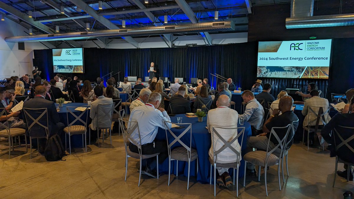AzDataCenter's tweet image. #AEC Arizona Energy Consortium Executive Director &amp;amp; MDB Law Founder Michelle De Blasi Kicks of #SWEnergy24! Speakers - Jeffrey Guldner, @apsFYI Jim Pratt, @SRPconnect Martin Hermann,  Brightnight, Mike Greenawalt, @RosendinInc, Tom Maples, @DPRConstruction @ChrisPCamacho @GPEC