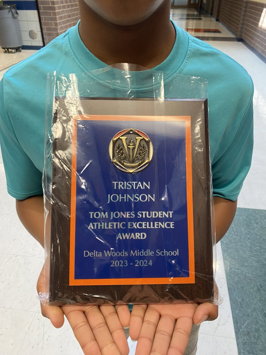 WhoIsBig6's tweet photo. Finish Strong 💪🏾

2023-2024 Tom Jones Student Athlete of the Year #Blessed 🙏🏾

#BSSD #DWMS #Classof2028 #StudentAthleteoftheYear https://t.co/3SfVxZ0xrM