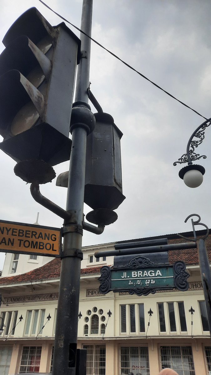 sevilla²⁶ tweet media