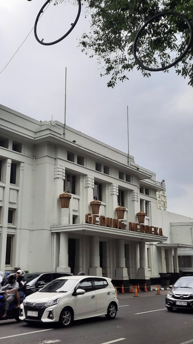 sevilla²⁶ tweet media