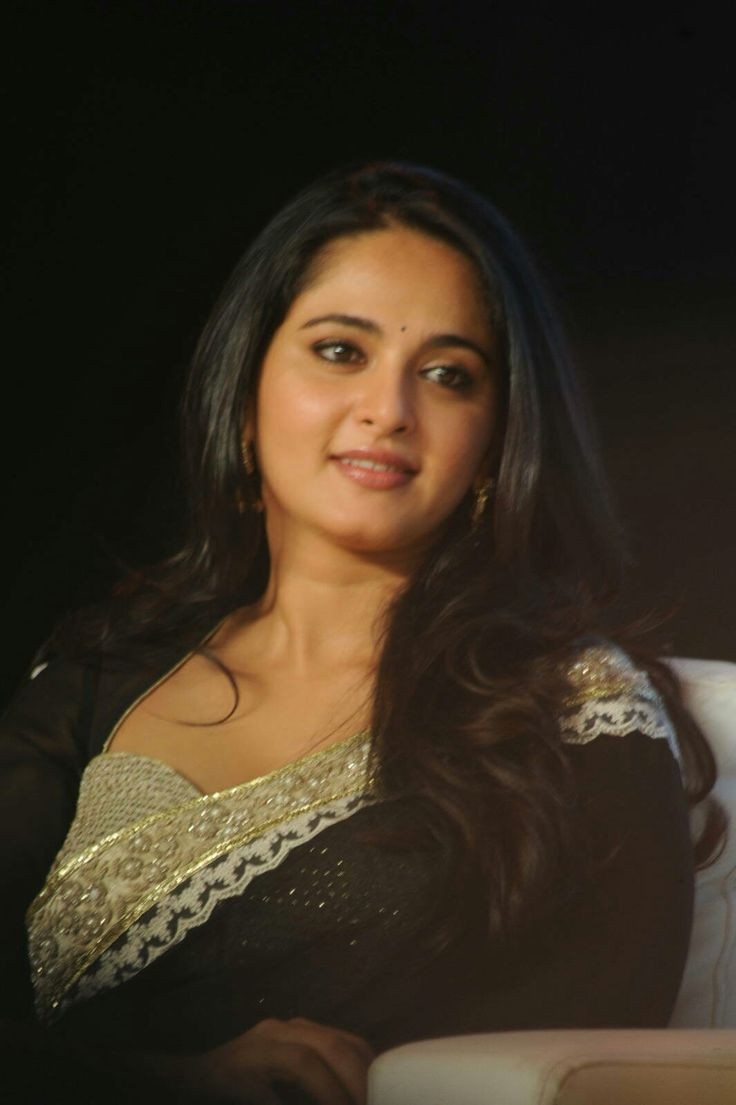 Dear, haters aka other actresses fans, if someone troll sweety,i will troll back their idol, otherwise i will never do !
I will ignore one or two twts but respond to the third one
Its a reminder 👍🏻
Im not creating any unnecessary wars or smthg,
Spread positivity🤍
#AnushkaShetty