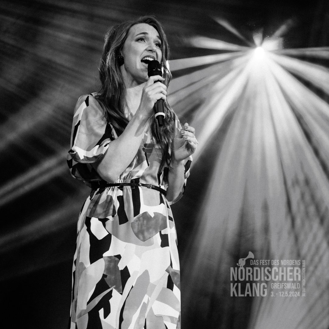 Am 4.5 präsentierte das a-cappella Sextett Greip eine abwechslungsreiche Show: mit einer Mischung aus originalen Songs und Covern, mit eigener Note, schafften sie es, mit ihren unglaublichen Stimmen, dass man für keine Sekunde Instrumente vermisste! 
#nokl24 
<a href="/BotschaftEstBer/">Botschaft Estland</a>