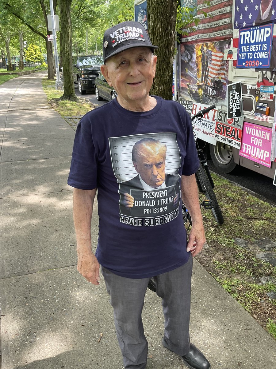 I just met this wonderful 95-year-old veteran who told me that in his entire life, he has never seen a president as good as President Trump. 🇺🇸