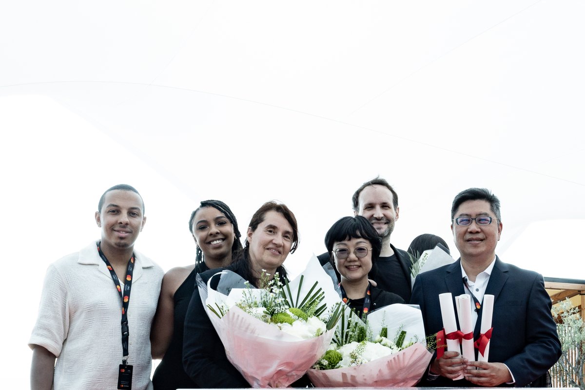 Festival_Cannes's tweet image. Le Prix de la Meilleure Œuvre Immersive de #Cannes2024 est attribué à... Noire créé par Tania de Montaigne, Stéphane Foenkinos, Pierre-Alain Giraud 🥽

Le Jury de la Compétition Immersive, présidé par la réalisatrice et scénariste française Marie Amachoukeli et composé de Mathias…