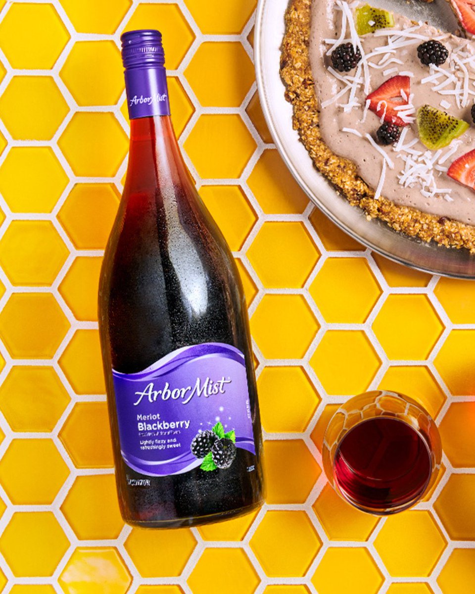 EnjoyArborMist's tweet photo. Pizza for dessert? Sign us up! And it's paired with our wine? Cheers to indulging spectacularly 💜🍷 https://t.co/JTzKwIksWr