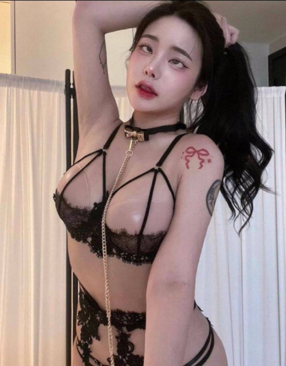 xes_sss_xes's tweet photo. 보지 피어싱 하고싶다고? 그 전에 딜도부터 보지에 넣고 하자 아....보지 그만 쪼여봐 잘 안들어가잖아!!! 다 들어갔다 자 이제 킨다? 아 맞다 애널에도 푹푹 꽂아서 켜줄께 피어싱 아프다고 소리지르면 안되니까 입에도 재갈 하나 물리고...됬다 이제 할께? https://t.co/gxAB2vrujr