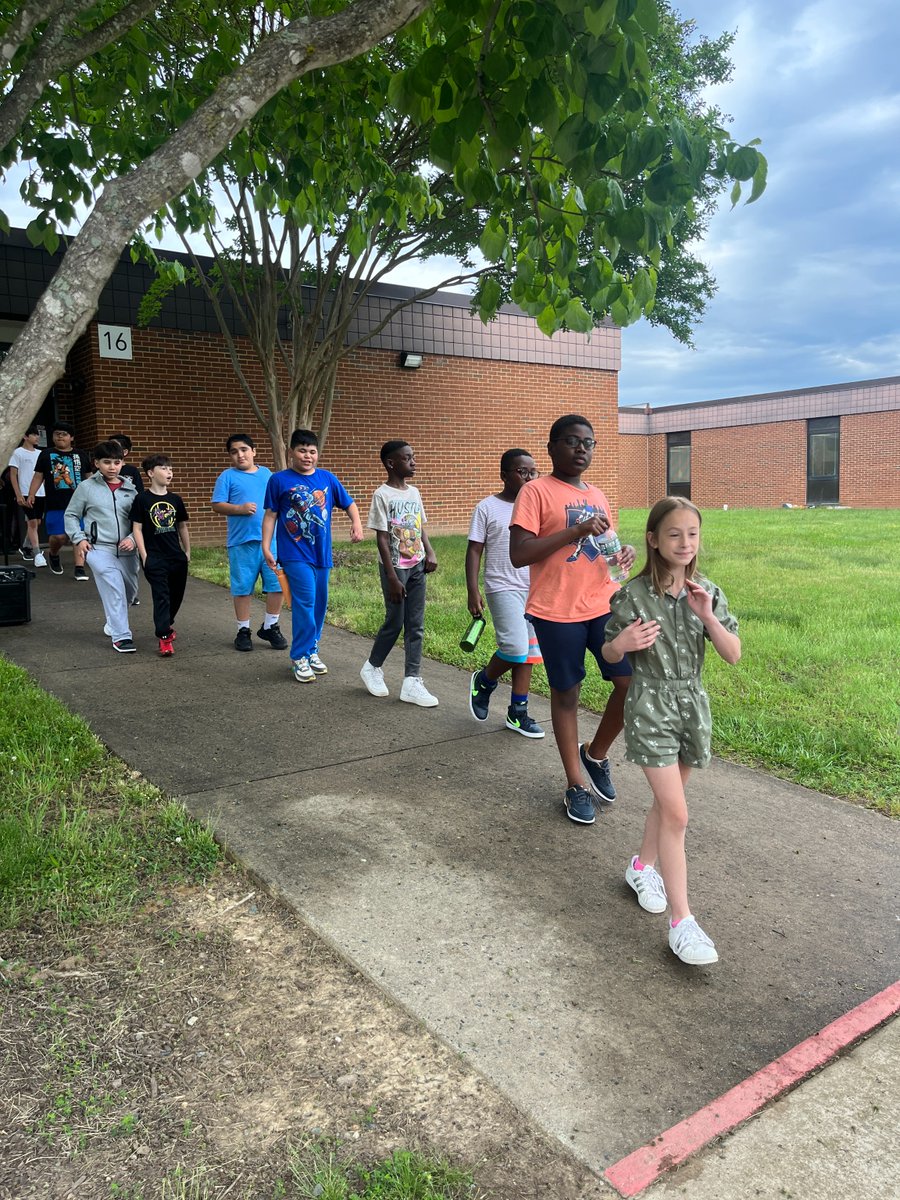 The 5th grade carnival @WidewaterES was a blast! Students enjoyed games, laughter, and unforgettable moments as they celebrated their achievements and prepared for the next chapter. Thank you to everyone who made this event spectacular! #ElevateStafford