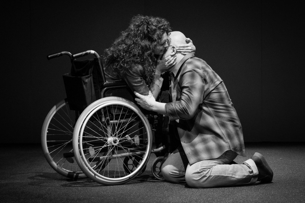 LaFuncional's tweet photo. 🚨ÚLTIMES ENTRADES pel tercer cap de setmana d’UN COR NORMAL, de Larry Kramer.❤️

📅
demà divendres dia 24, 20h.
dissabte 25, 20h
diumenge 26, 18h (ÚLTIMA FUNCIÓ) 

📍al CasinoMenestral Figuerenc (Carrer Ample, 17). 

Entrades a https://t.co/yYmubmE60C

#figueres #lafuncional https://t.co/WrnkazQUNj