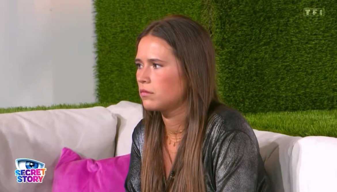 j’ai l’impression le bail maxence perrine avec le retour de lou ça va créer des problèmes je sais pas je le sens 😭😭😭  peut être dans une semaine ou deux on a une trahison dans le clan des 5… va bien falloir passer par la à un moment #SecretStory