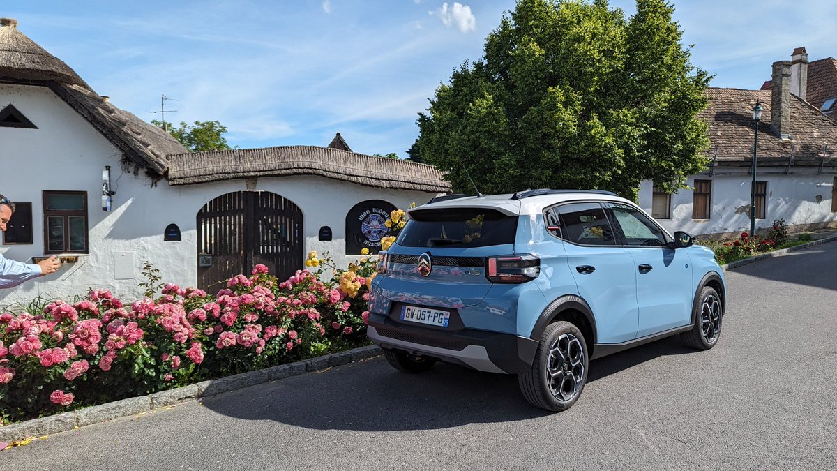 JBPssx's tweet image. En fait la question qui me vient à l&apos;esprit après 140 km en ë-C3 c&apos;est : comment est-ce que Peugeot compte vendre une E-208 10 000 euros plus cher ?